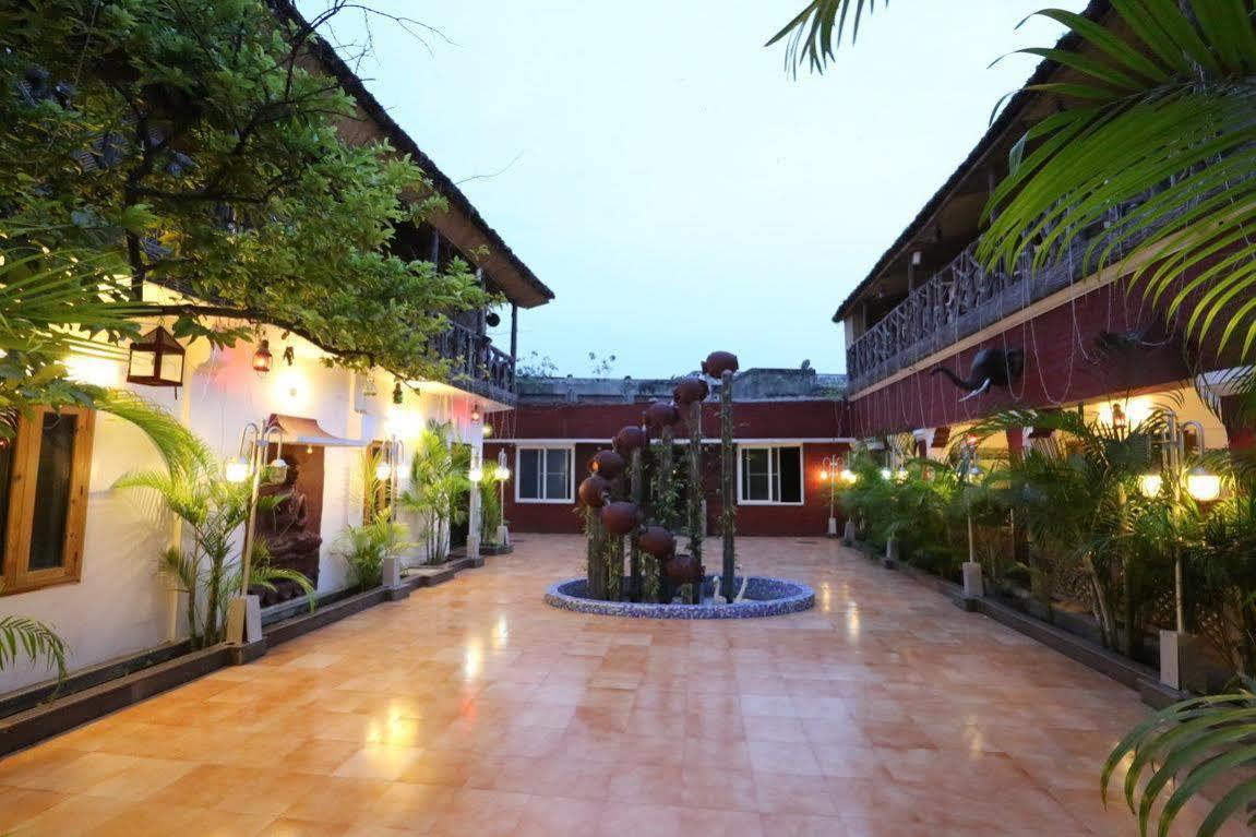 Heritage Hotel Lucknow Exterior foto